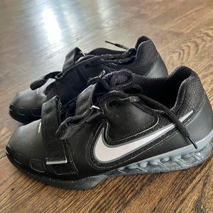 Nike Roma leo’s 2 Lifters size 9.5